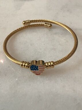 Gold-Tone Cable Bangle Bracelet with American Flag Heart Charm, Brand New